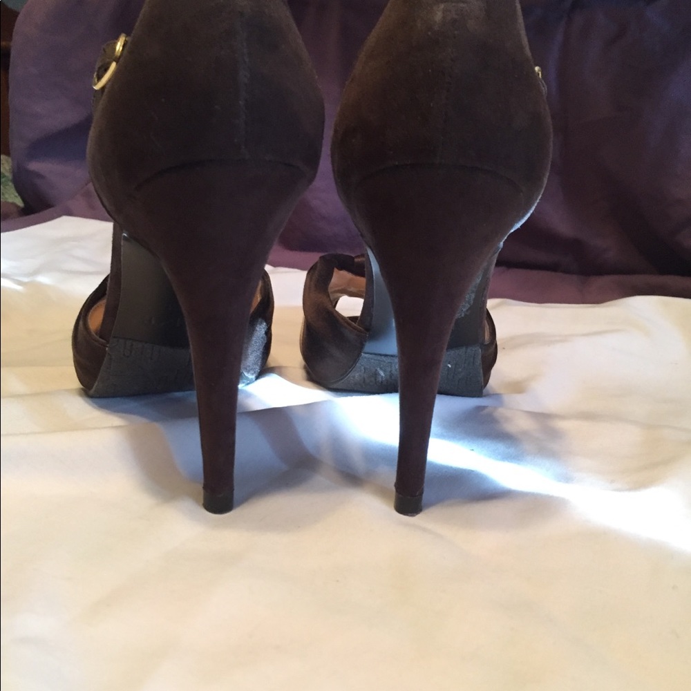 Sexy t-strap sandals in shades of brown. size 10 - Picture 3 of 4